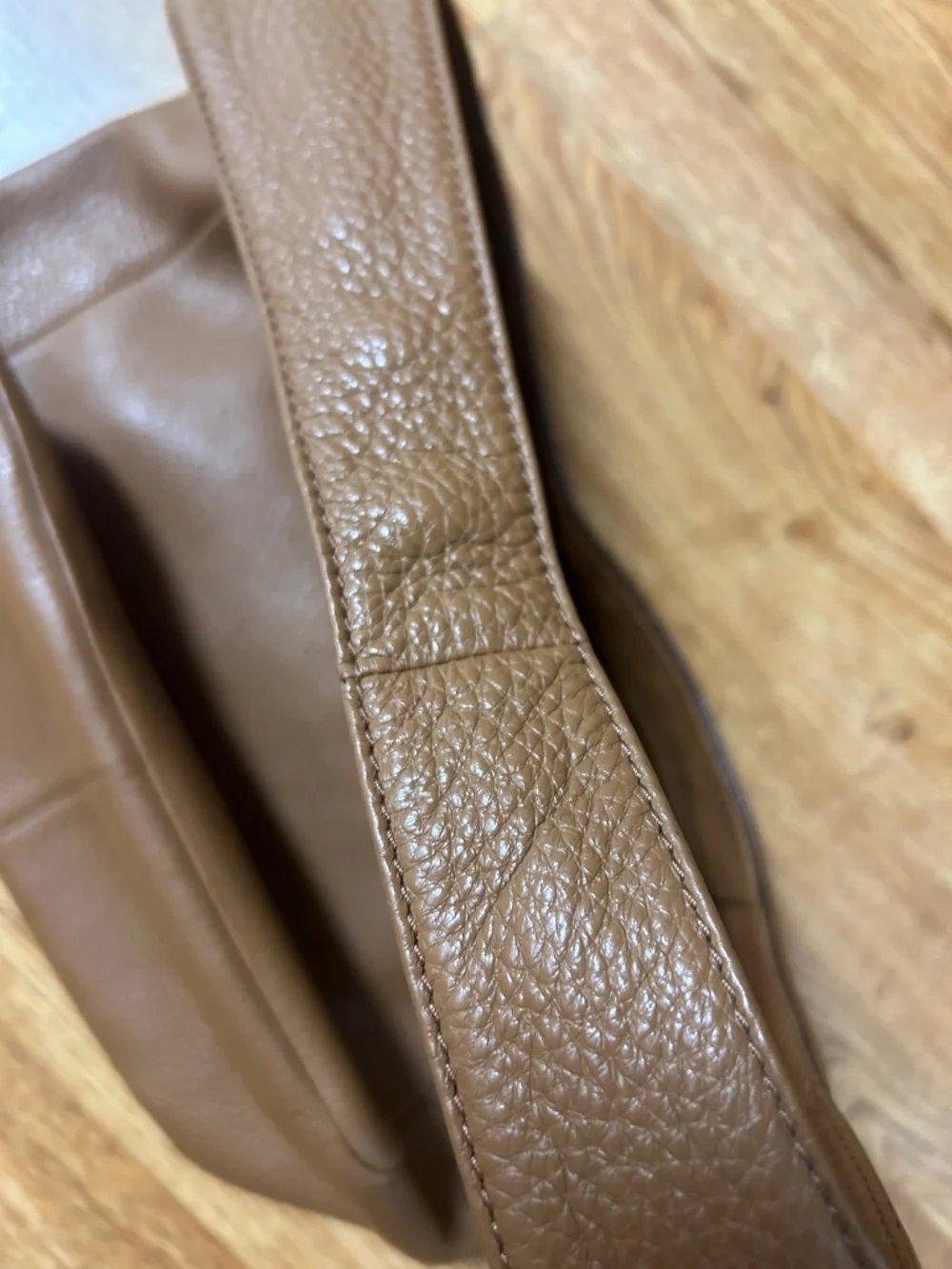 Michael Kors Classic Brown Leather Shoulder Hobo Bag - Picture 6 of 11